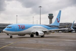 TUI Airways Boeing 737-800 involved in BY6754 emergency diversion to Birmingham